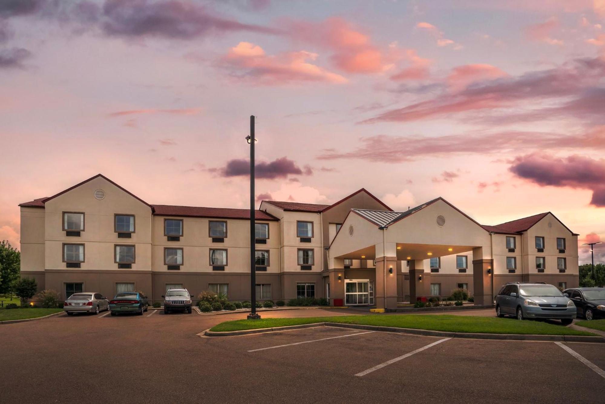 Red Roof Inn & Suites Vicksburg Exterior foto